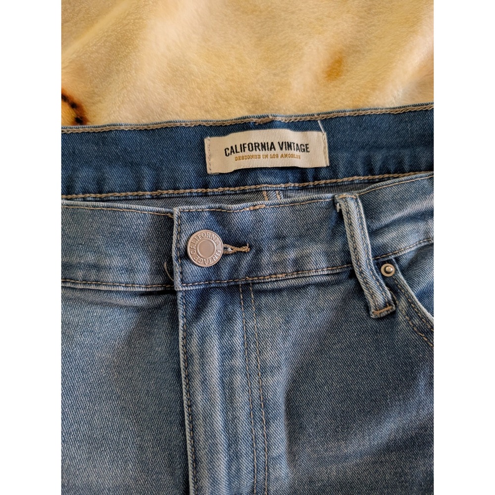 California Vintage Womens Slim Straight Leg Jeans Medium Wash Blue Denim 35x31